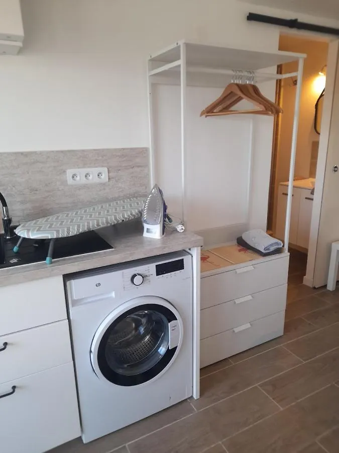Studio Logement Entier Calme Neuf Climatise Avec Exterieur Puget-Ville 0*,  França