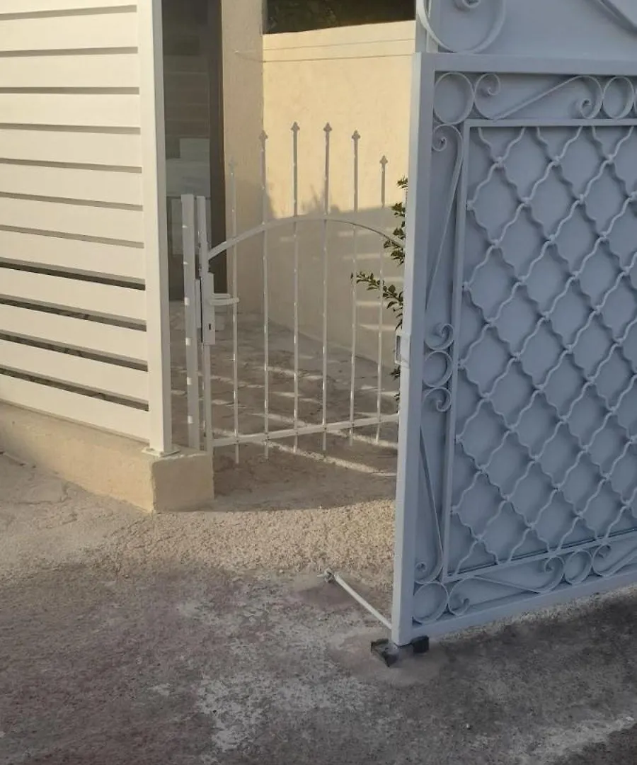 Studio Logement Entier Calme Neuf Climatise Avec Exterieur Puget-Ville Apartamento