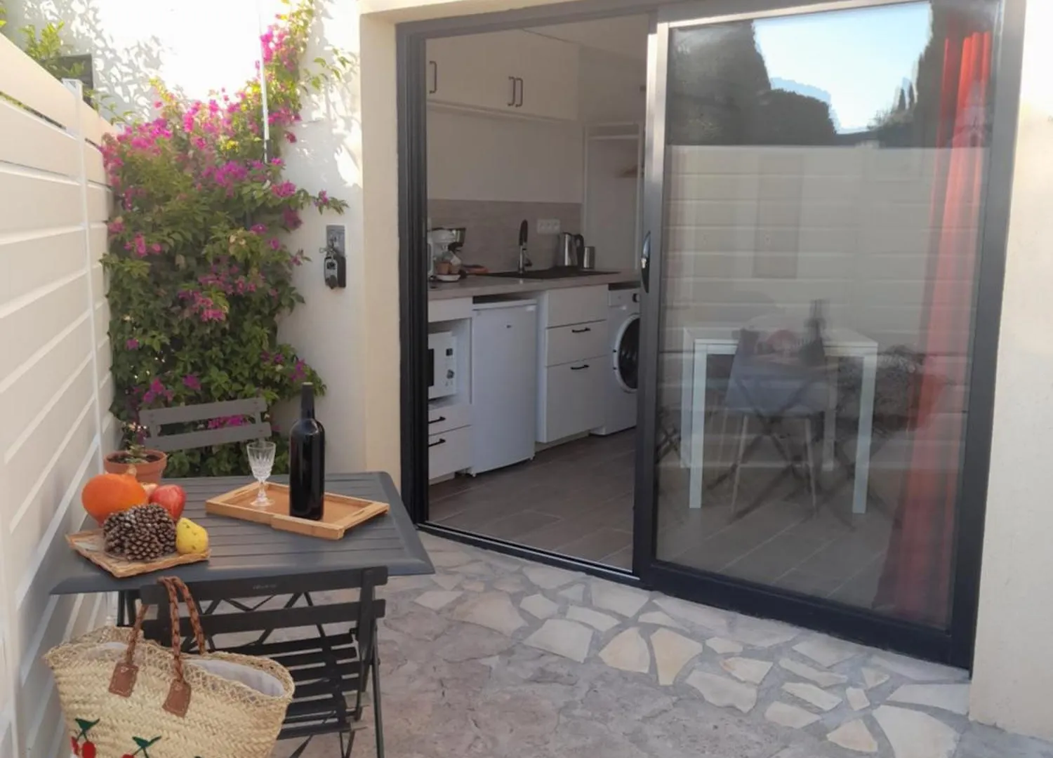 Studio Logement Entier Calme Neuf Climatise Avec Exterieur Puget-Ville 0*,