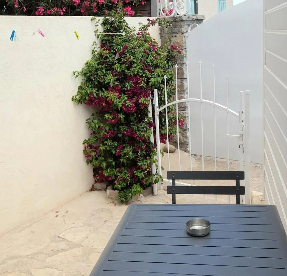 Studio Logement Entier Calme Neuf Climatise Avec Exterieur Puget-Ville 0*,  France